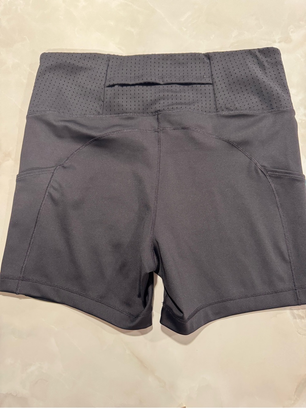 Brooks Black Women’s Bike Shorts with Side Pockets - Picture 7 of 11